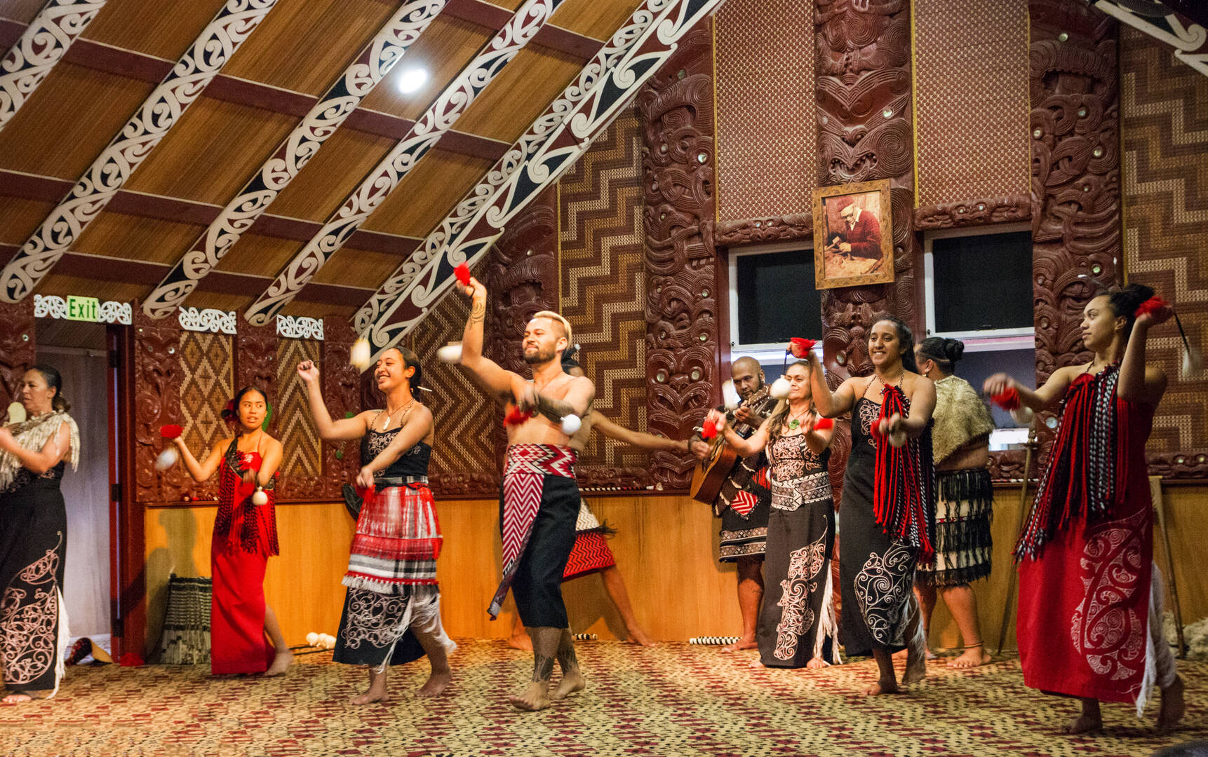 Evening Māori cultural performance and shared feast at Te Pā Tū
